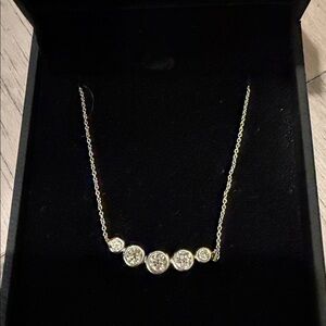 Roberto Coin 18 kt white gold Necklace with (5) Diamonds